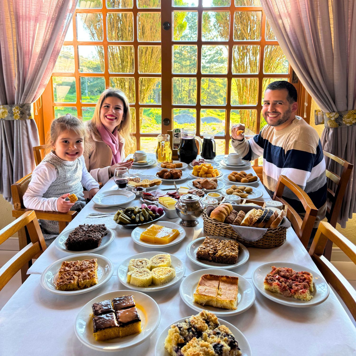 Café Colonial Gramado - Mesa Farta